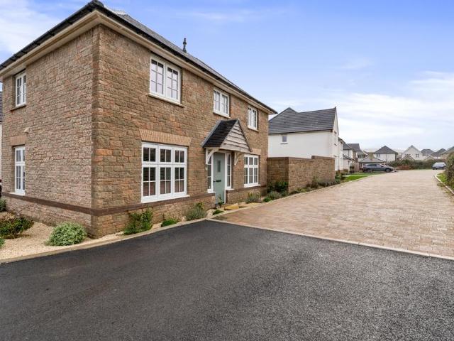 3 bedroom detached house to rent