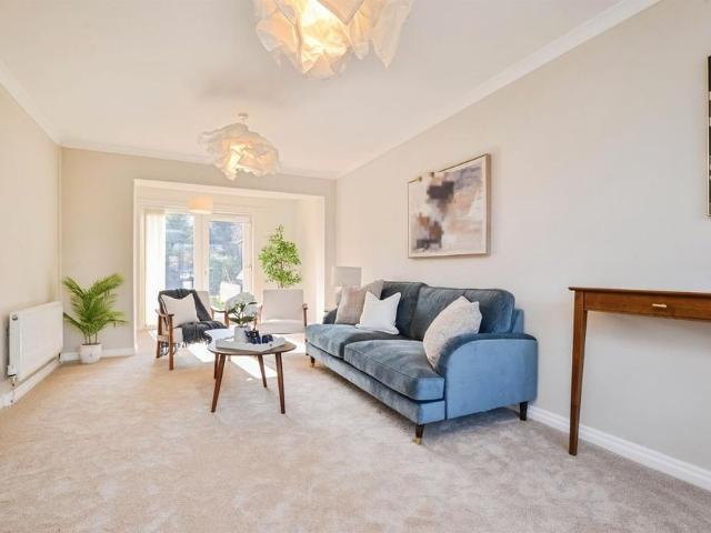 3 bedroom detached house to rent