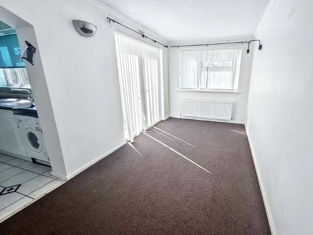 3 bedroom detached house to rent