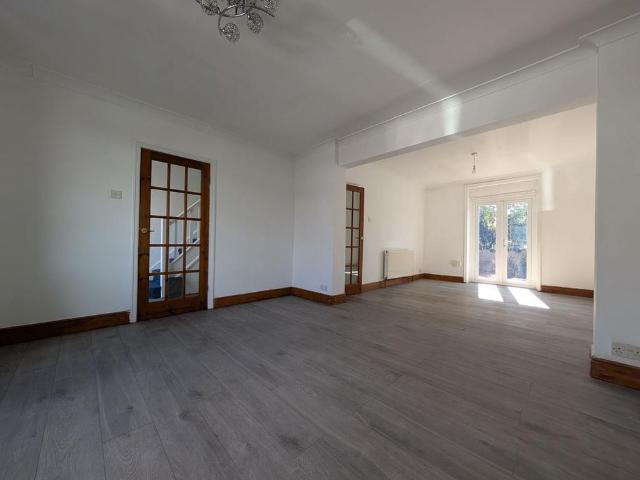 3 bedroom detached house to rent