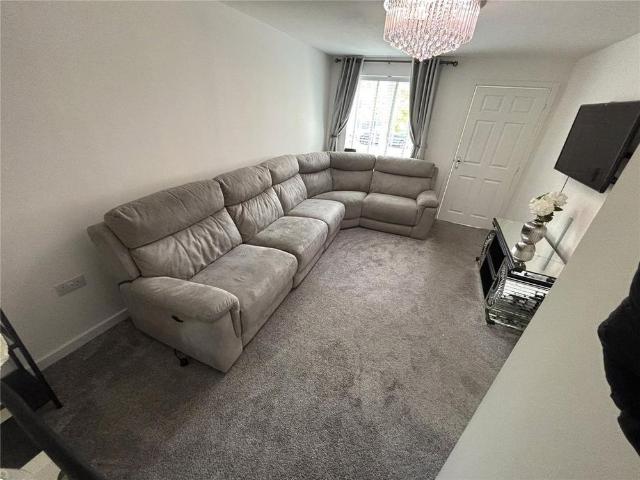 3 bedroom detached house to rent