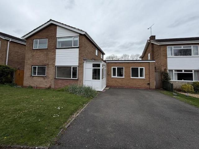 4 bedroom detached house to rent