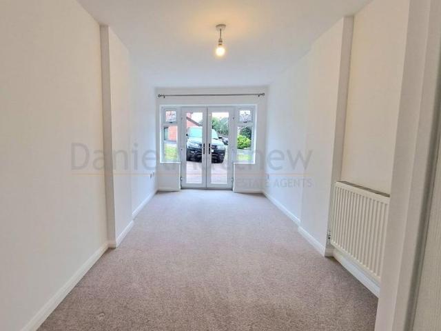 3 bedroom detached house to rent