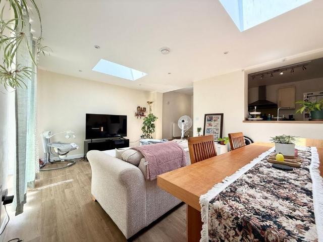 3 bedroom detached house to rent