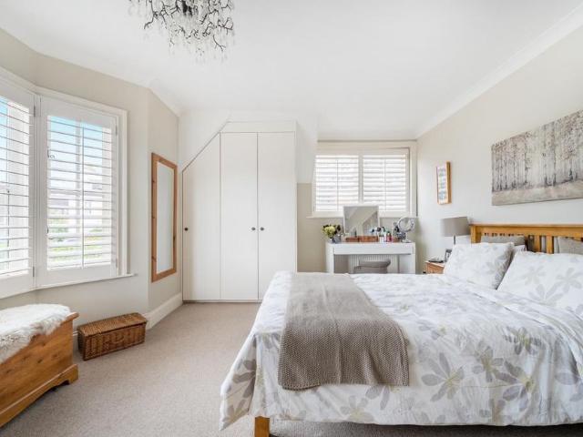 3 bedroom detached house to rent