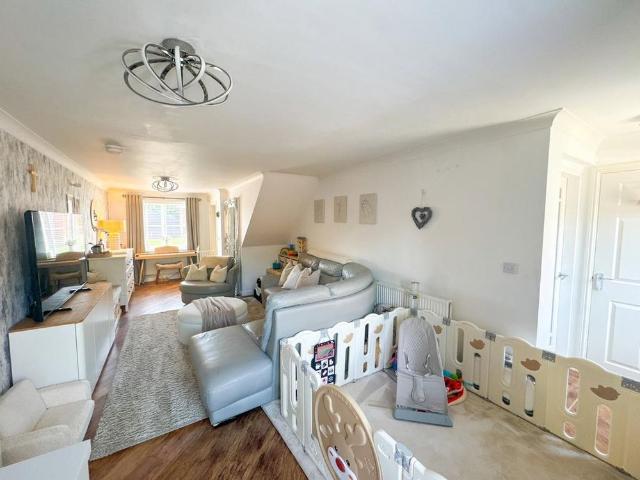 3 bedroom detached house to rent