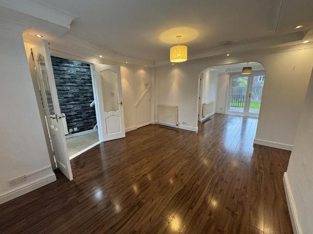 3 bedroom detached house to rent