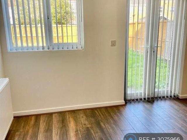 3 bedroom detached house to rent