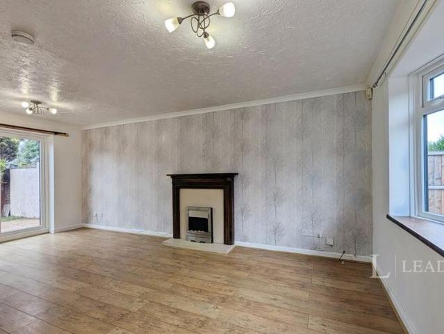 3 bedroom detached house to rent
