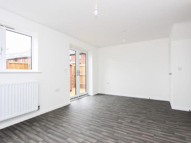 3 bedroom detached house to rent