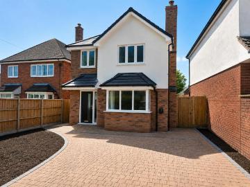 3 bedroom detached house to rent