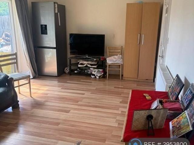 3 bedroom detached house to rent