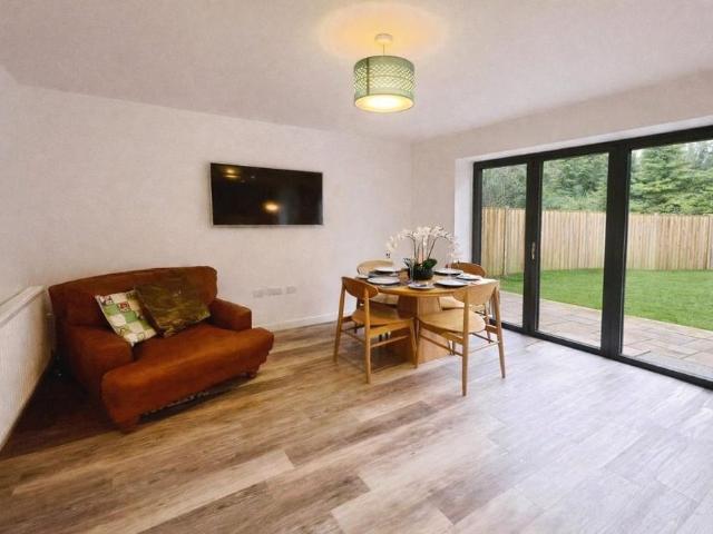 3 bedroom detached house to rent