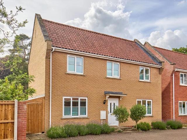 3 bedroom detached house to rent