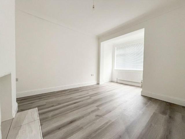 3 bedroom detached house to rent