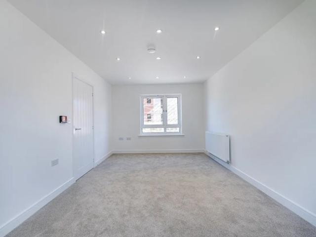 3 bedroom detached house to rent