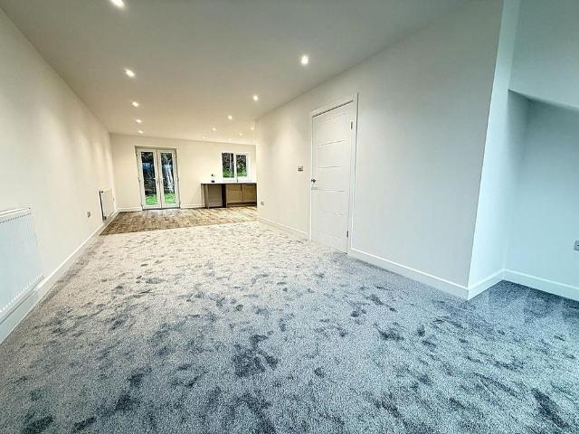 3 bedroom detached house to rent