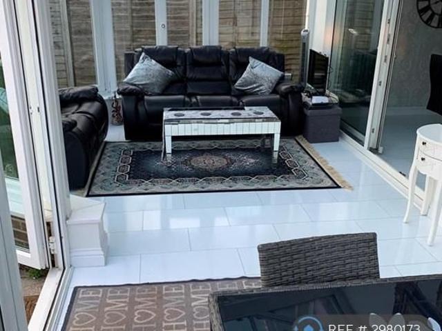3 bedroom detached house to rent