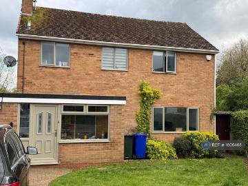 3 bedroom detached house to rent