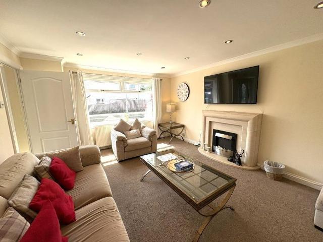 3 bedroom detached house to rent