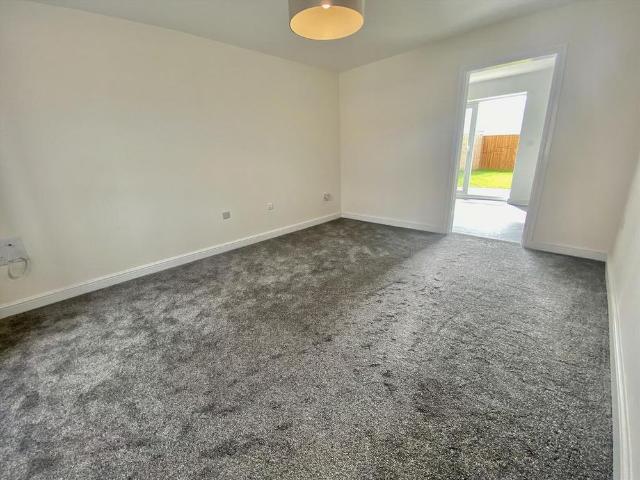 3 bedroom detached house to rent