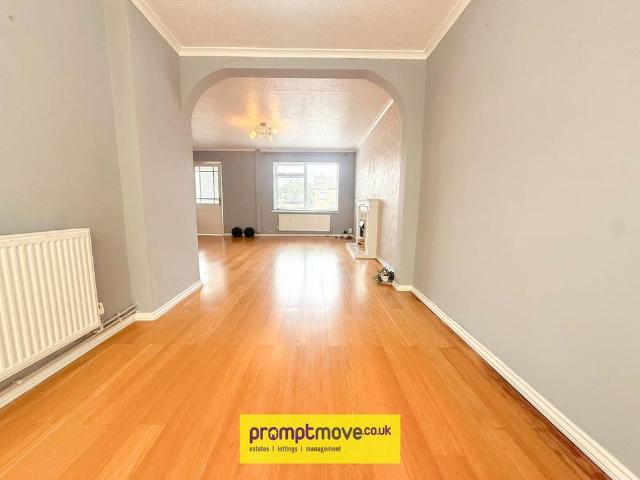 3 bedroom detached house to rent