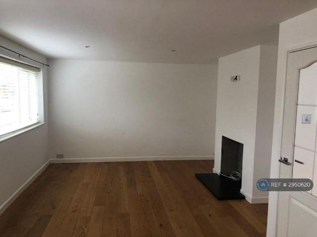 3 bedroom detached house to rent