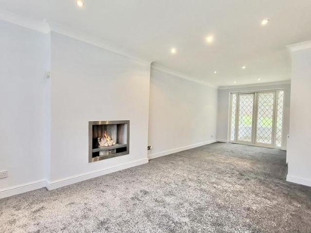 3 bedroom detached house to rent