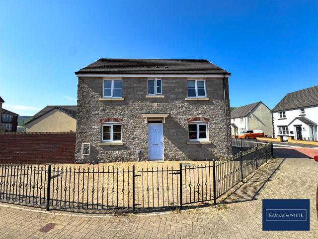3 bedroom detached house to rent