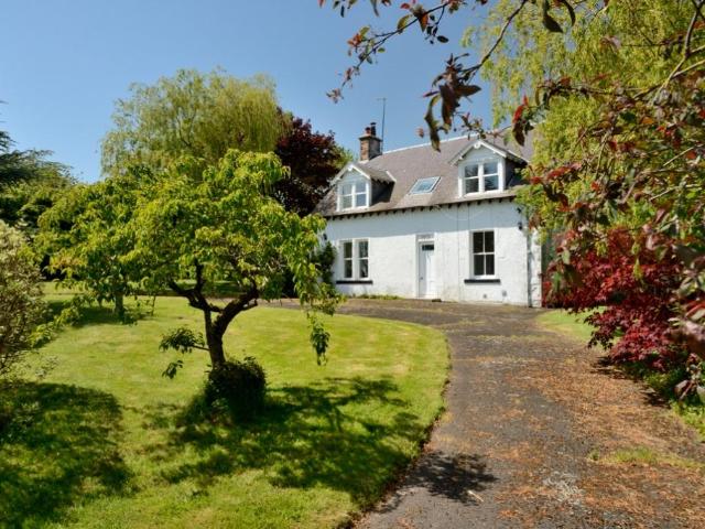 3 bedroom detached house to rent