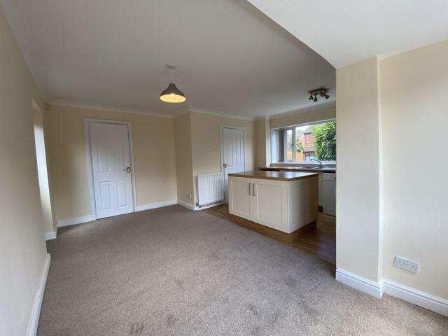 3 bedroom detached house to rent
