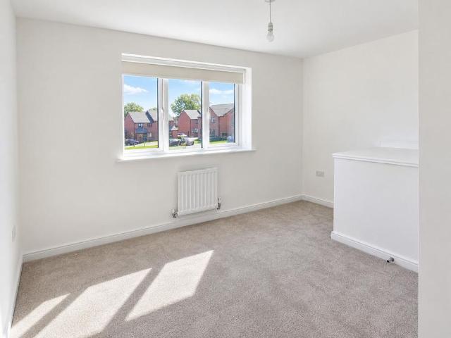3 bedroom detached house to rent