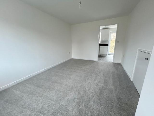 3 bedroom detached house to rent