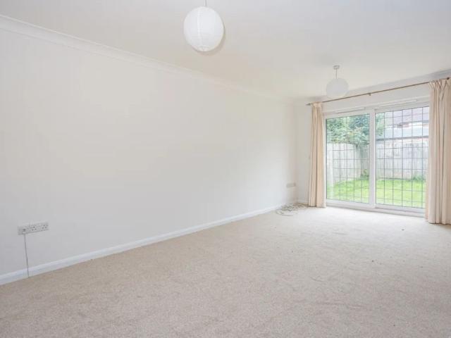 3 bedroom detached house to rent