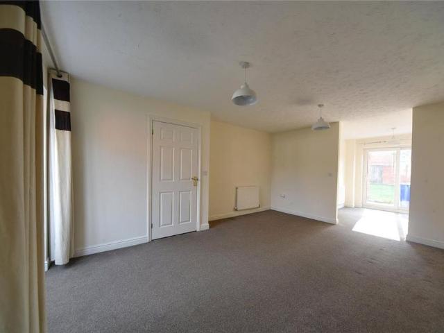 3 bedroom detached house to rent