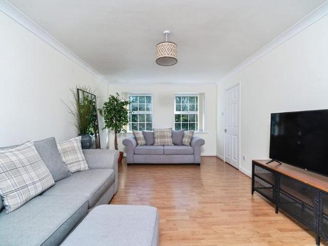 3 bedroom detached house to rent