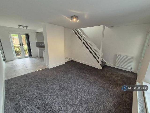 3 bedroom detached house to rent