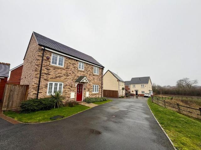 3 bedroom detached house to rent
