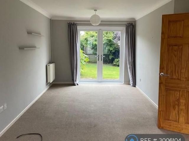 3 bedroom detached house to rent