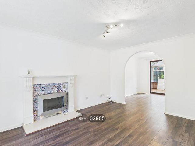 3 bedroom detached house to rent