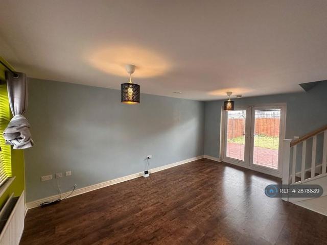 3 bedroom detached house to rent