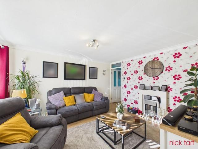 3 bedroom detached house to rent