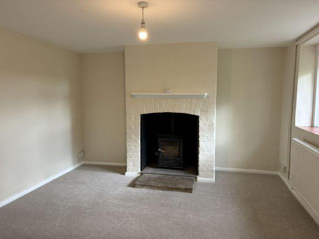 3 bedroom detached house to rent