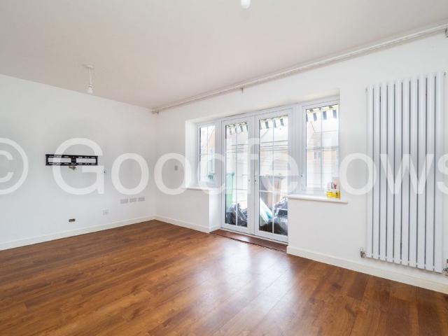 3 bedroom detached house to rent