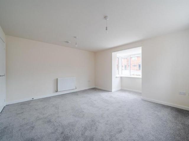 3 bedroom detached house to rent
