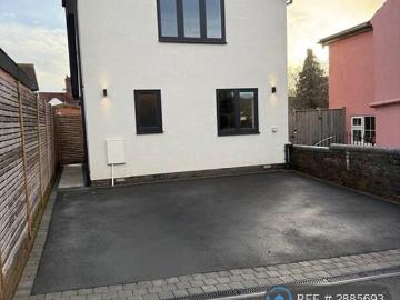 Stourbridge, West Midlands, Midlands - Garden