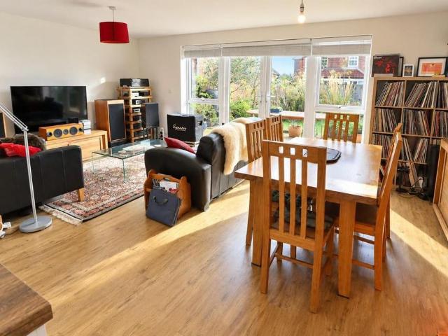 3 bedroom detached house to rent
