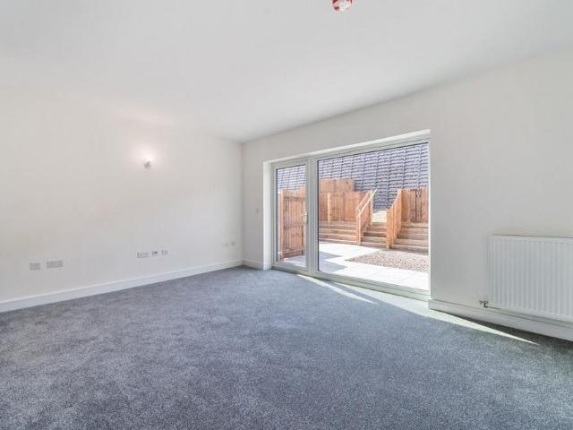 3 bedroom detached house to rent