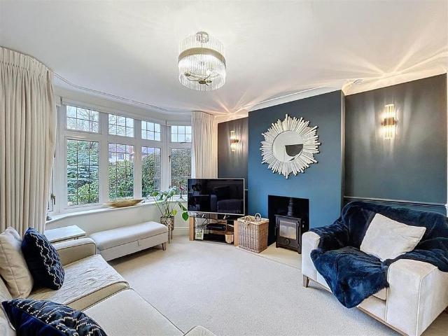 3 bedroom detached house to rent
