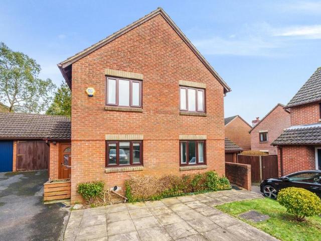 3 bedroom detached house to rent